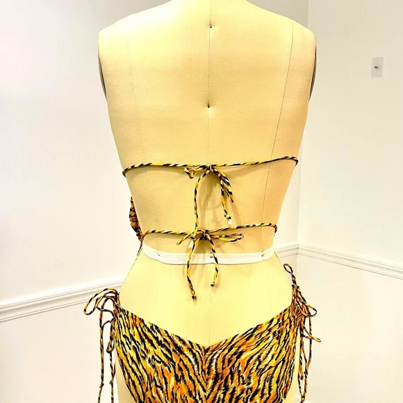 Vintage light weight cotton tiger print costume, sheer cotton not a swimsuit - Picture 4 of 7